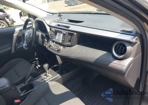 2017 Toyota Rav4 Xle z USA, uszkodzony, nr VIN JTMRFREV8HD200045